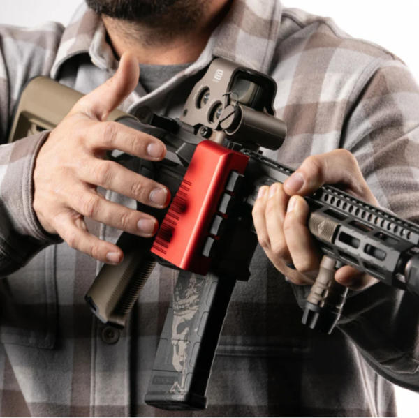 7__45506.png StopBox USA - AR-15 Chamber Lock Pro Red - SB211R