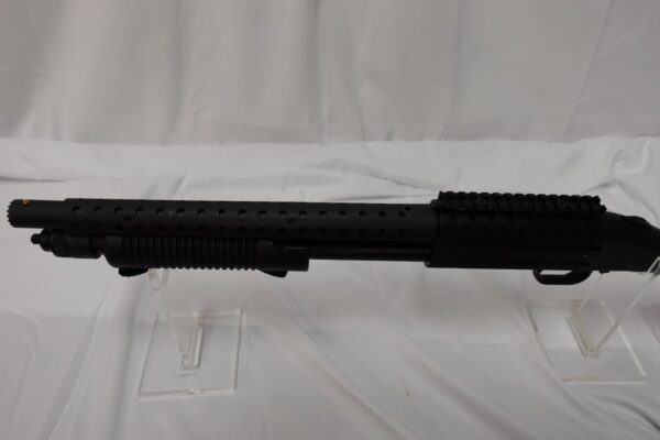 Mossberg 590 Shockwave SPX 12 Ga  12/14.3" Picatanny Rail/Heat Shield; 2 grips. 50648
