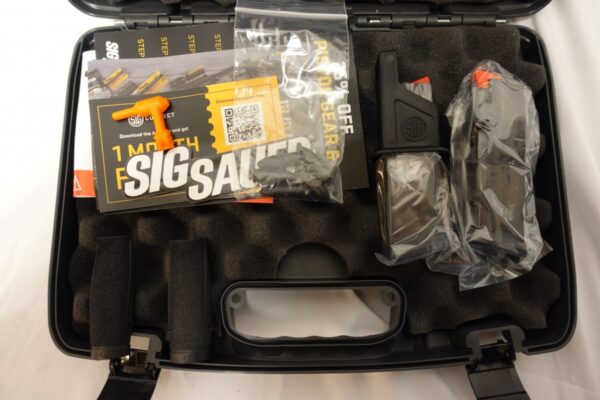 dsc03849__24395.jpg SIG SAUER P365X-MACRO 9MM 3.7" 17+1 KIT 365XCA-9-MS-VKIT