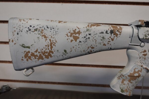 dsc04630__73058.jpg YHM Yankee Hill Machine Co. AR-15 W/LARUE GRIP SNOW CAMO RIFLE