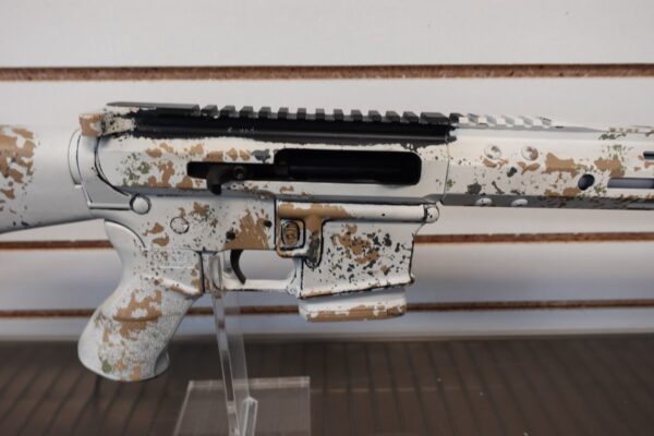 dsc04631__49541.jpg YHM Yankee Hill Machine Co. AR-15 W/LARUE GRIP SNOW CAMO RIFLE