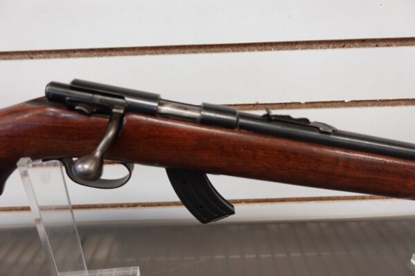 WINCHESTER 69A 22 LR 24" RIFLE, GROOVED TRIGGER, 1 MAG, 1 CLIP
